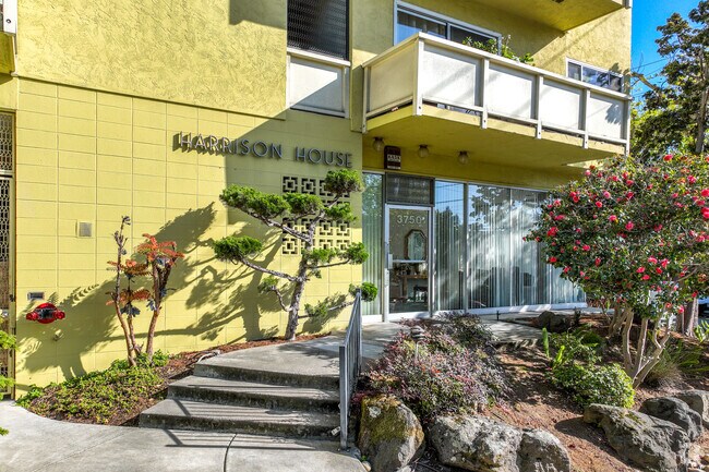Entrada del edificio - Harrison House