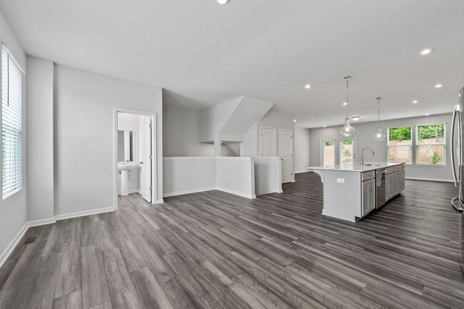 Building Photo - BRAND NEW Townhome located in Westside Ben...