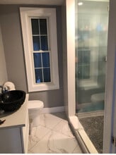 Building Photo - 711 Kildare Rd