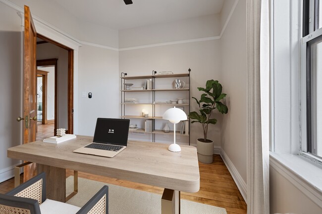 Building Photo - Renovated 2 bed in Logan Square - Now Leasing!