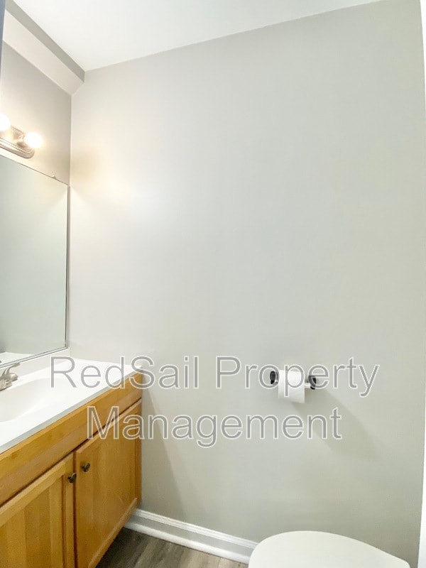 Foto del edificio - 5612 Picadilly Ln