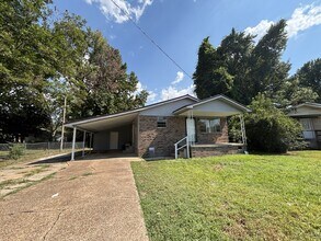 Building Photo - 126 Jelk St