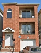 Building Photo - 20 Bennett St