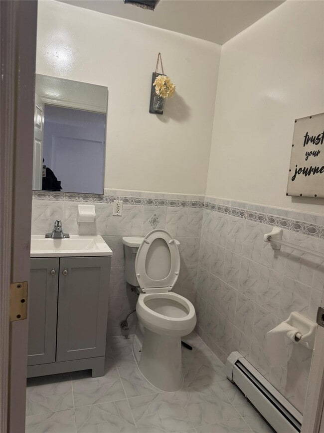 Building Photo - 65-95-95 Terrace Ct