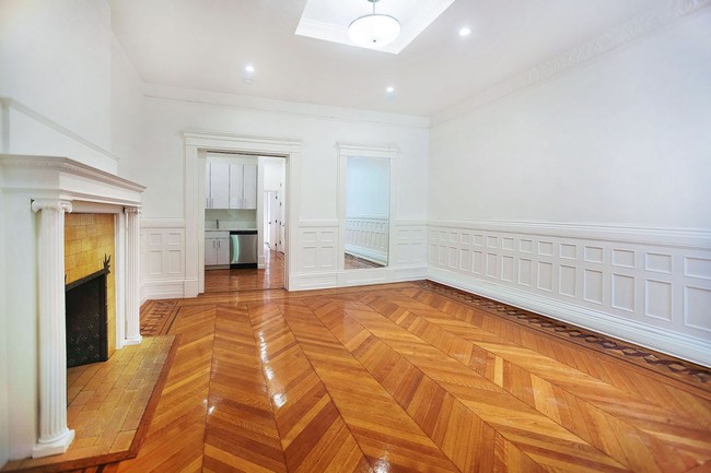Building Photo - 105 W 136th St