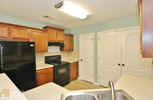 Building Photo - 6955 White Walnut Way