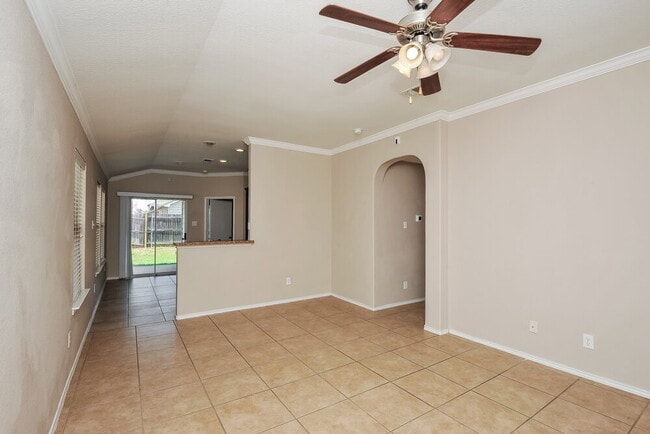 Building Photo - 2109 Ingrid Ln