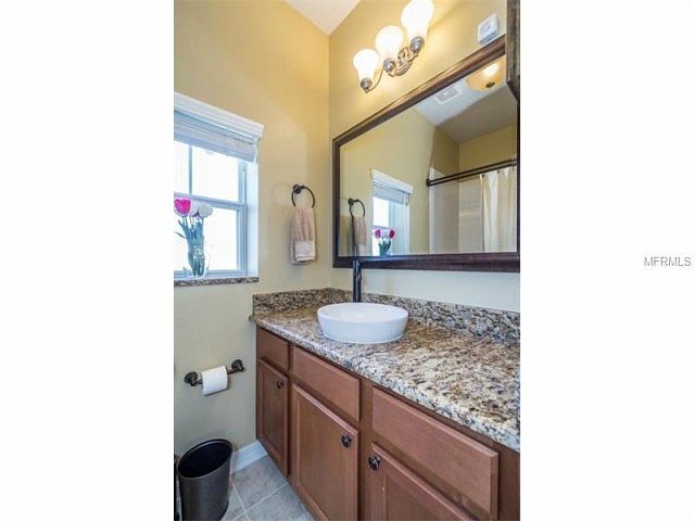 Foto principal - 2835 Kemper Ave