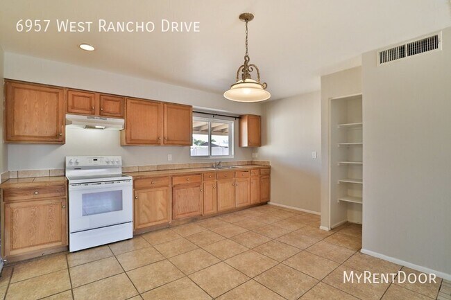Foto del edificio - Charming Glendale Retreat: Cozy Comfort an...