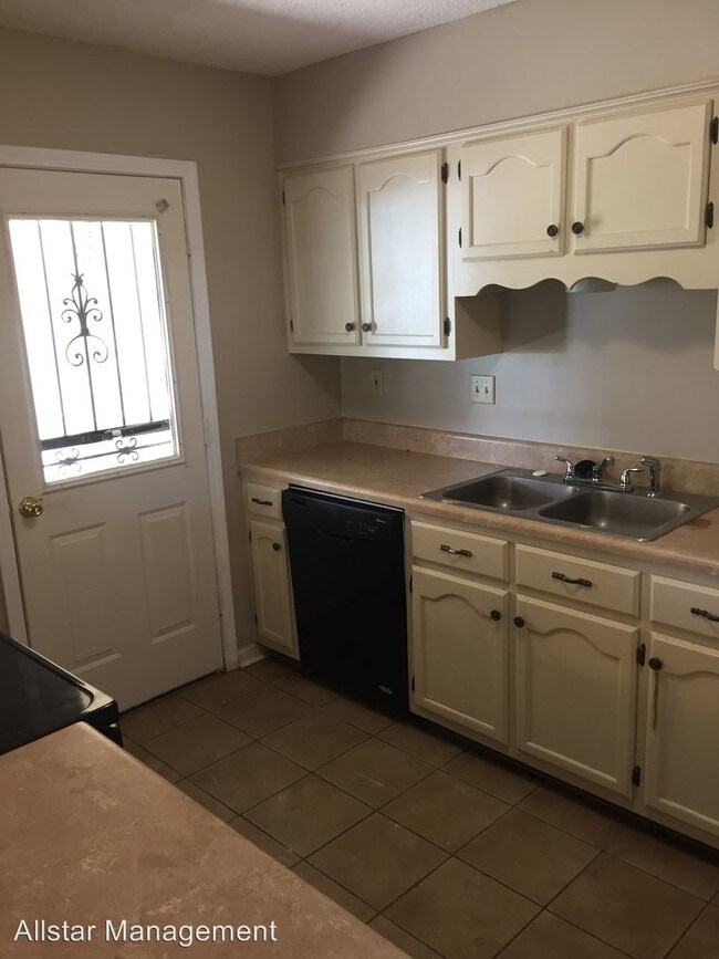 Building Photo - 3437 Laurelwood St