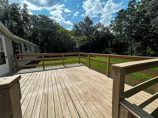 Foto del edificio - 40838 Sutorus Rd