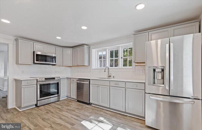 Foto del edificio - 514 E Lancaster Ave