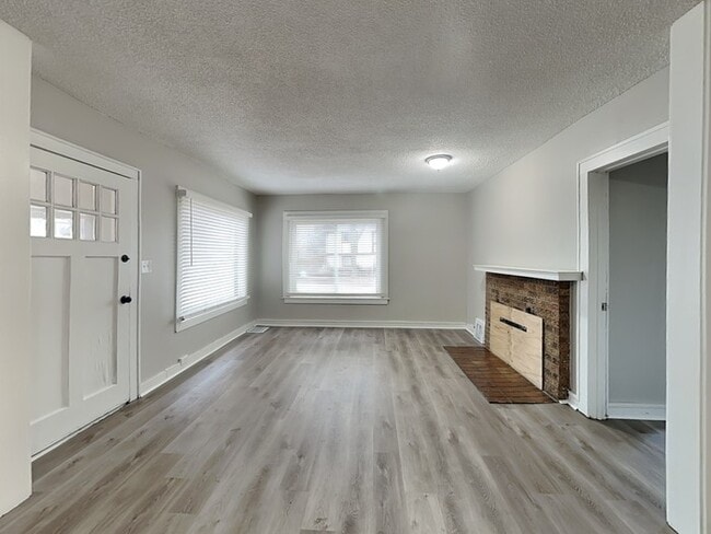 Building Photo - 3601 N Thomas Ave