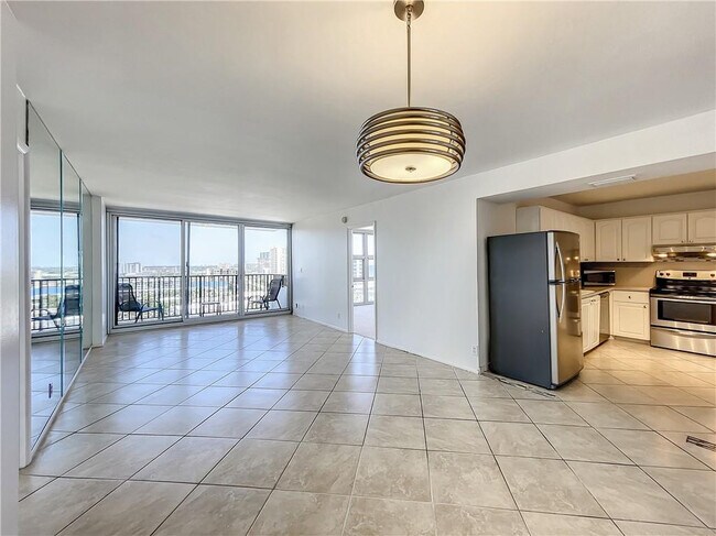 Foto del edificio - 531 N Ocean Blvd
