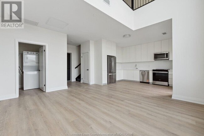 Photo du bâtiment - 4400 Laurier Pkwy