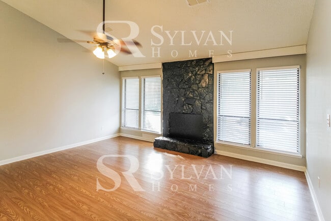 Foto del edificio - 5238 Stafford Dr NW