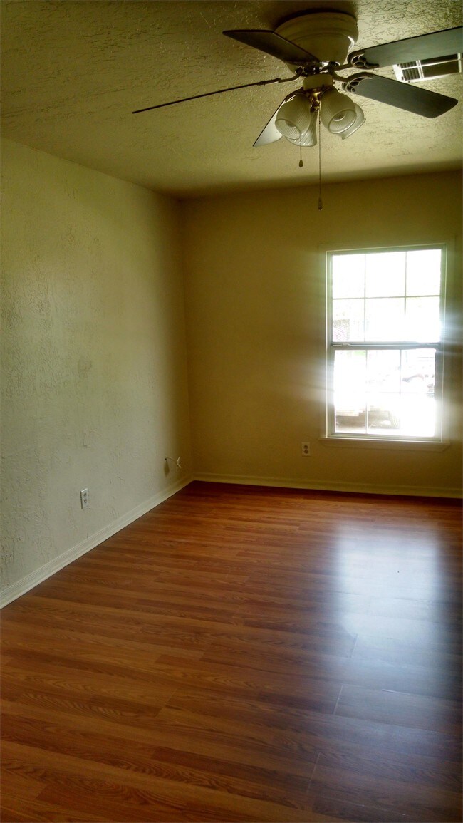 Foto del edificio - 2222 NW 26th St