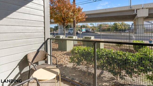 Foto del edificio - 14805 Grisby Rd