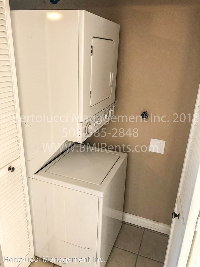Foto del edificio - 1102 Orchard Ct N
