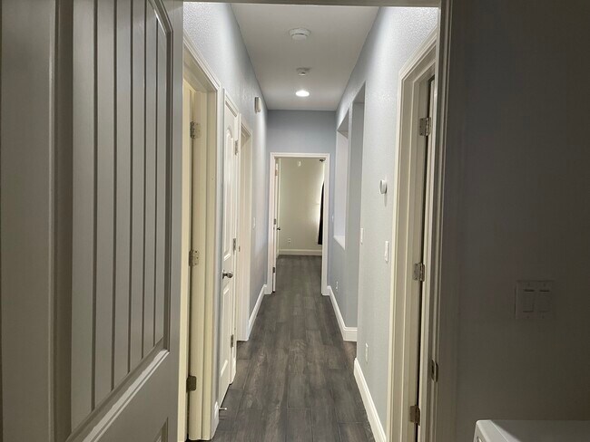 Building Photo - 2971 Rancho Bernado Dr