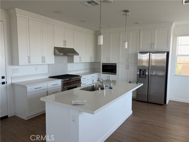 Foto del edificio - 2800 Sapphire Rd