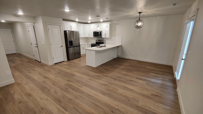 Building Photo - 1-year old- 3 Bed/2.5 Bath Townhome in Wes...