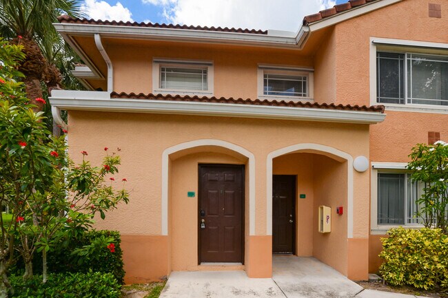 Building Photo - 161 SW Palm Dr