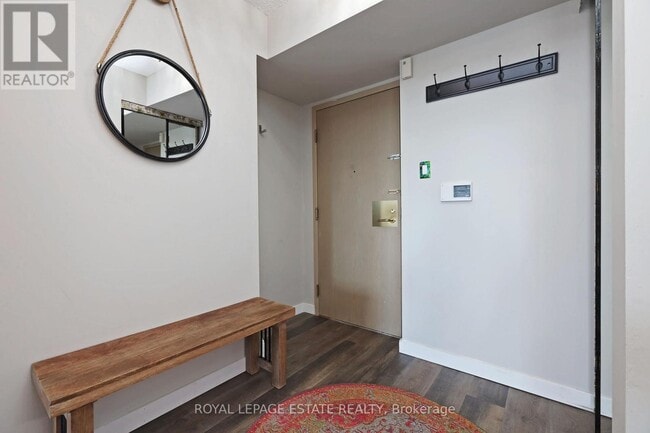 Photo du bâtiment - 3231 Eglinton Ave E