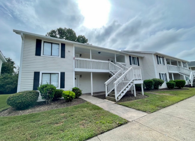 Building Photo - Newly renovated condo super close to CMC, ...