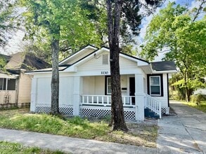 Building Photo - 1130 E 16th St