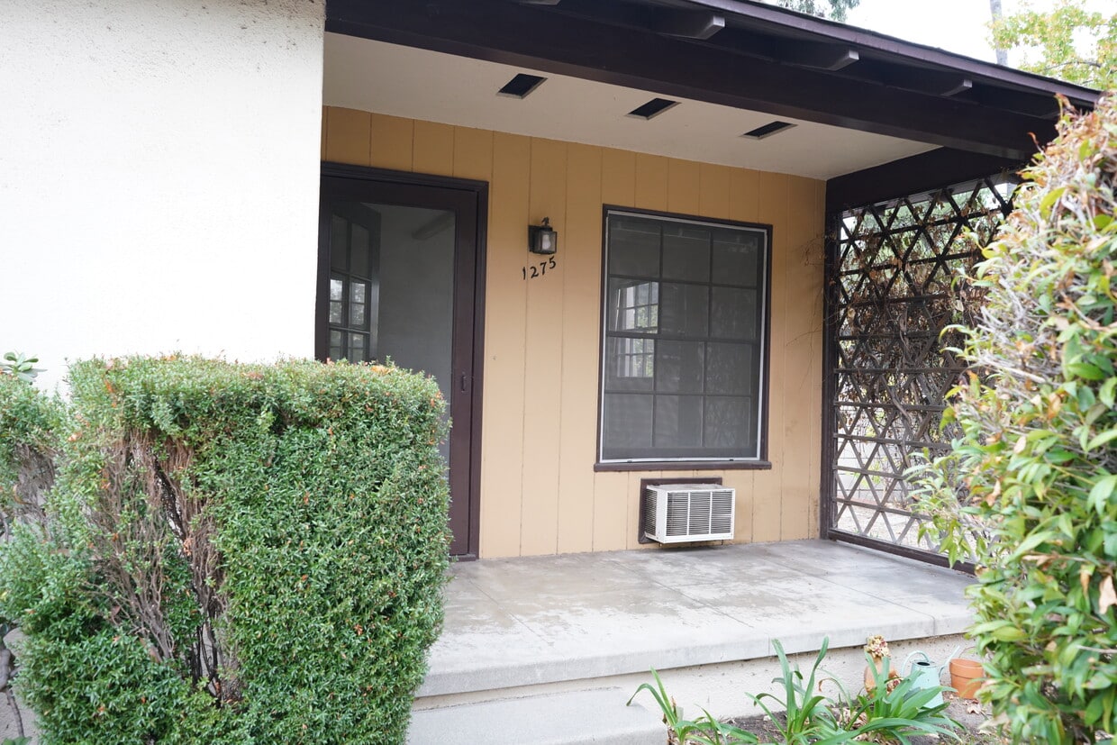 Primary Photo - 1275 E Washington Blvd