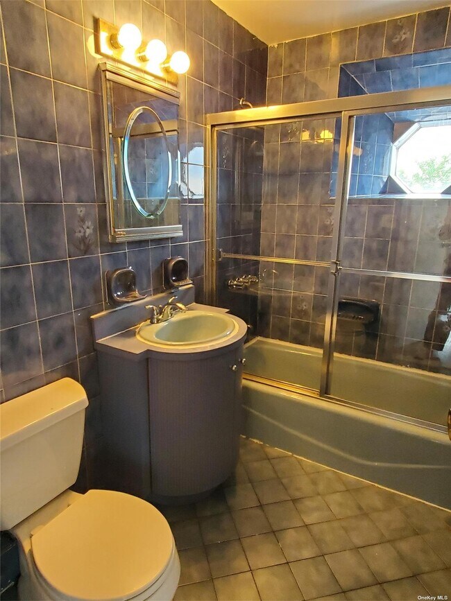 Foto del edificio - 58-44 61st St