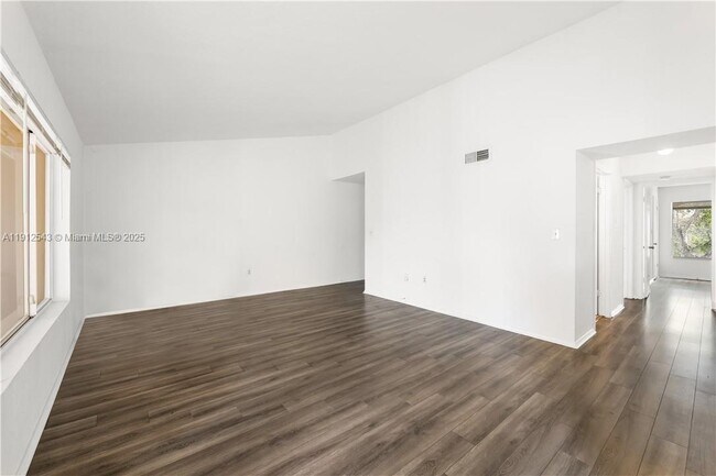 Foto del edificio - 2361 NW 33rd St