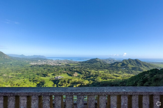 Kaneohe can be seen from the nearby landmark of Nu'uanu Pali Lookout.