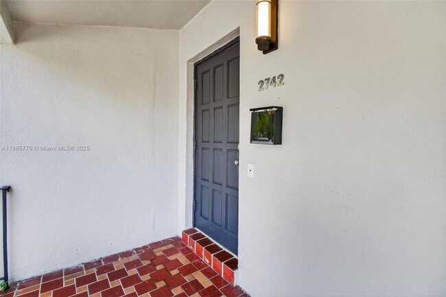 Foto del edificio - 2744 SW 23rd Terrace