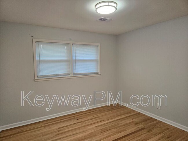 Foto del edificio - 4580 Hickory Dr