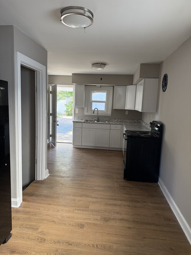 Foto del edificio - 1223 Campbell Ave