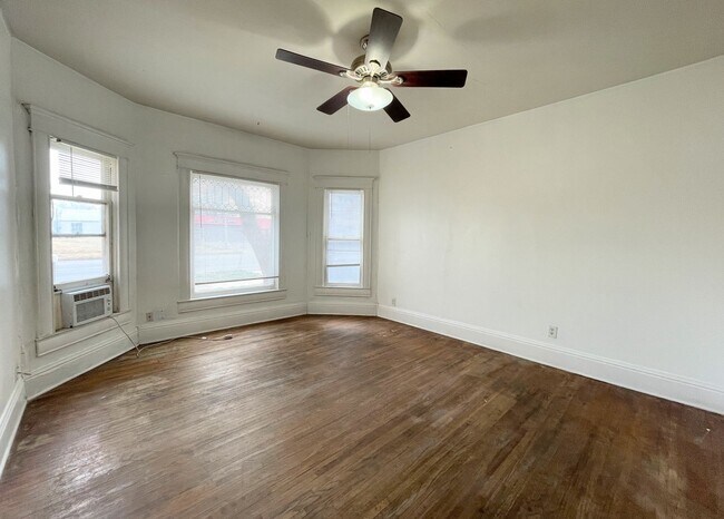 Foto del edificio - 2-Bed, 1-Bath Home