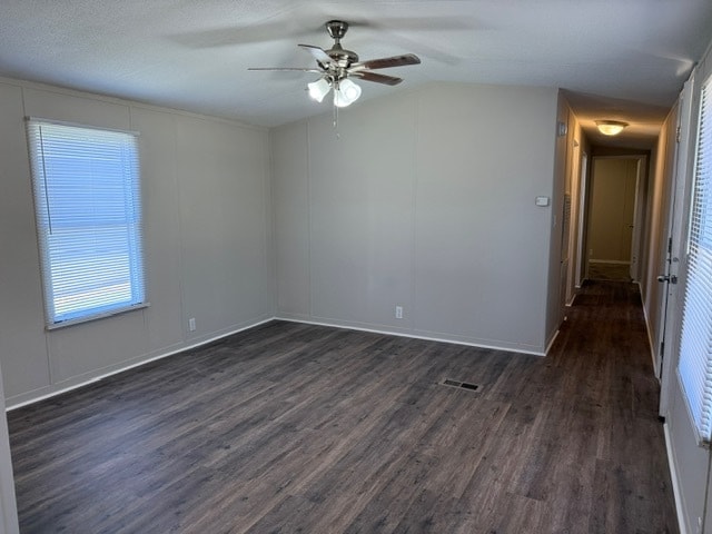 Building Photo - 547 Canterbury Ct