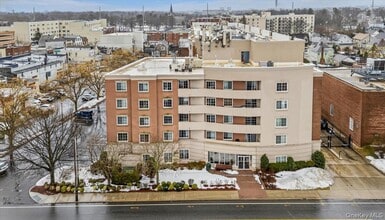 Building Photo - 242 Maple Ave