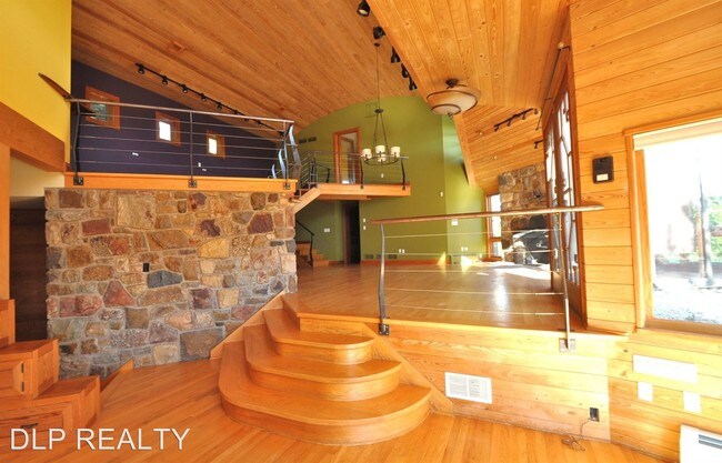 Building Photo - 4670 Overlook Rd