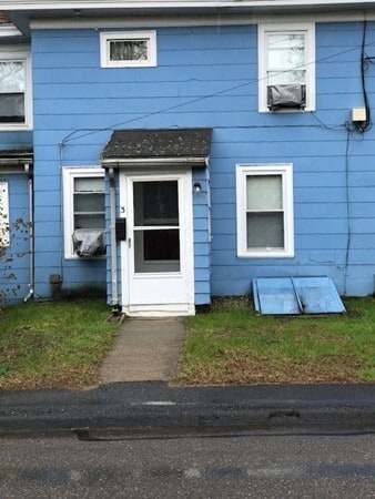 Primary Photo - 17 E Main St