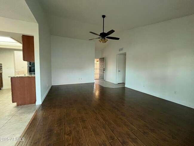 Foto del edificio - 420 W Monona Dr
