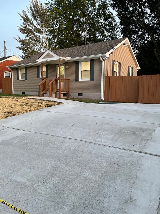 Building Photo - 2609 Buchanan St