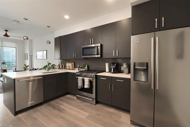 Building Photo - 222 West Ave