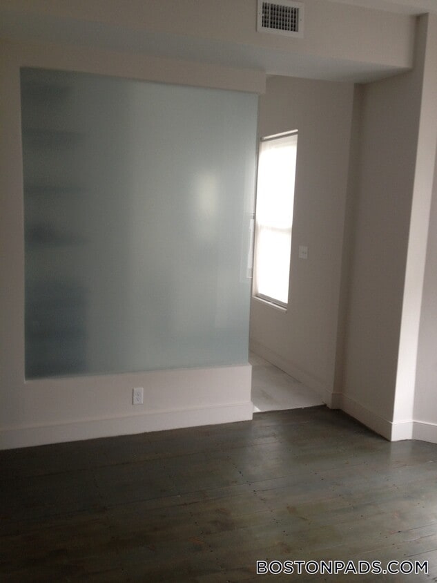 Foto principal - 24 Washburn St