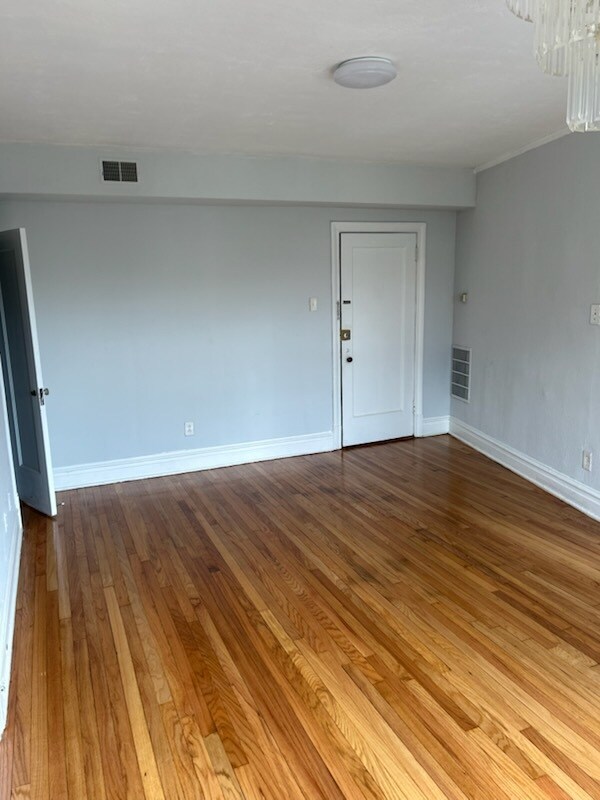 Foto del edificio - 7355 Lindell Blvd
