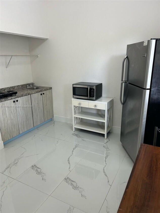Foto del edificio - 64 SW 15th Terrace