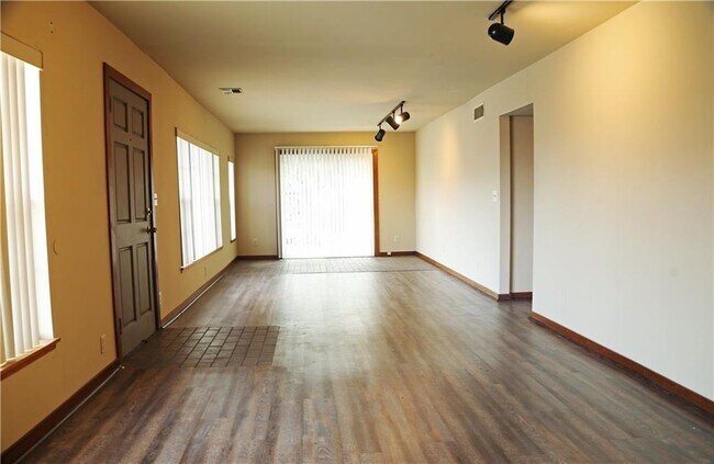 Building Photo - 2309 N Ellison Ave