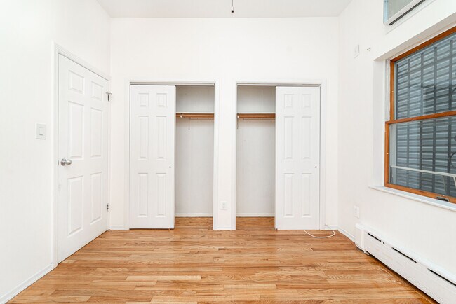 Building Photo - 4020 Ditmars Blvd